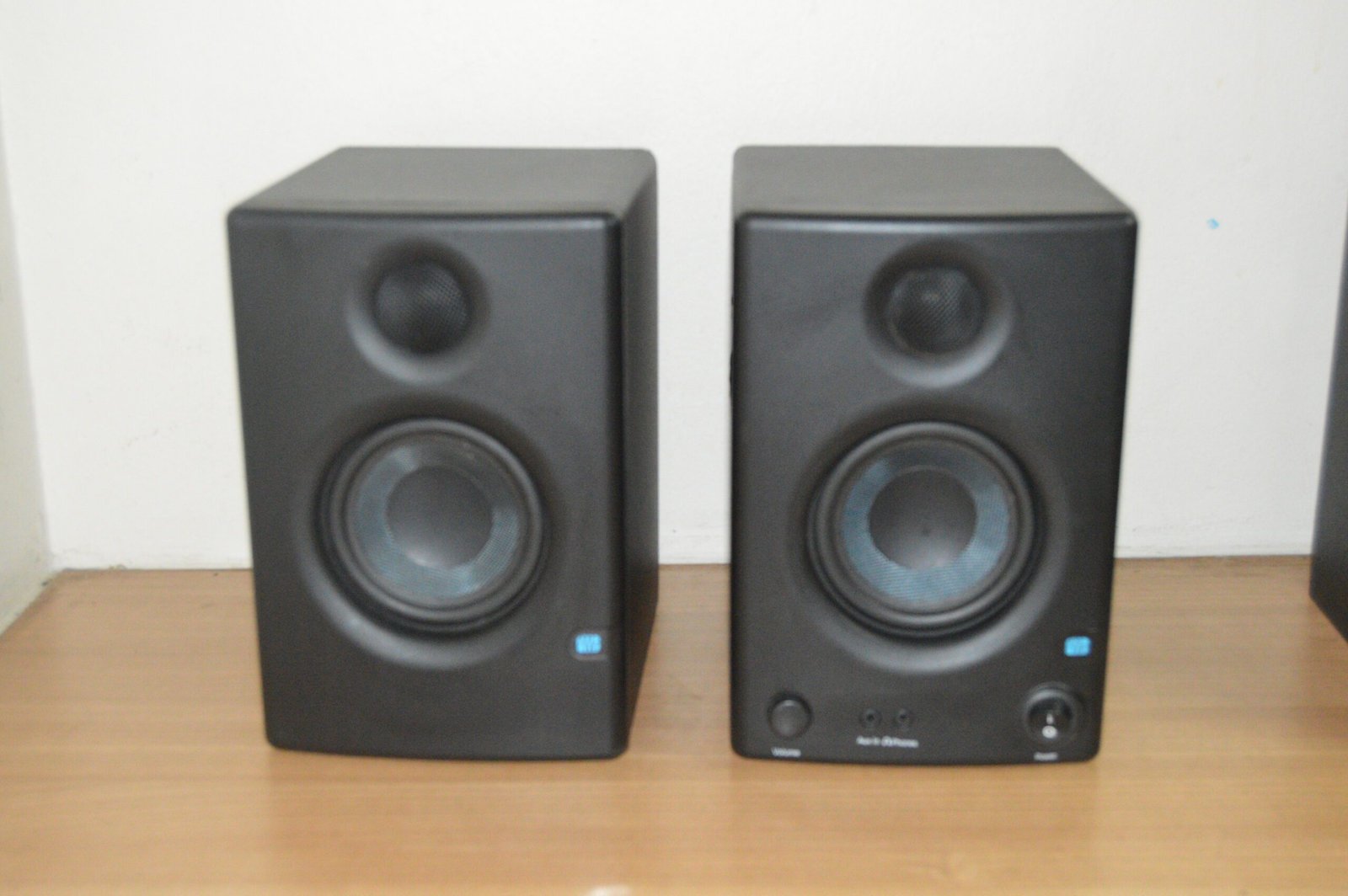 PreSonus Eris 3.5 Studio Monitors (Pre-Owned) 1 PreSonus Eris 3.5 Studio Monitors (Pre-Owned)