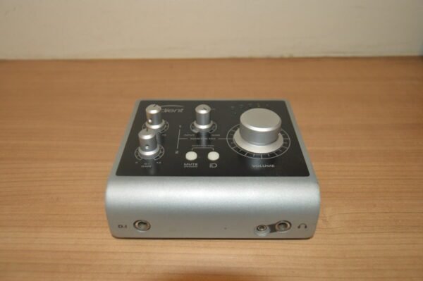 audient id4 audio interfacedsc 0389 scaled