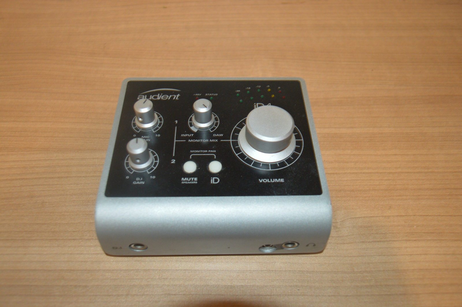 audient-id4-audio-