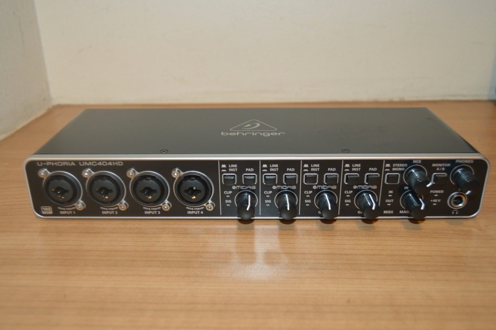 Behringer U-Phoria UMC404HD Review - Music Needs | Used Music Gear