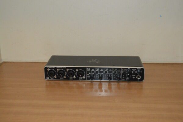 Behringer UMC404HD Audio Interface (Pre-Owned) 1 behringer umc404hd usb audio interface 7