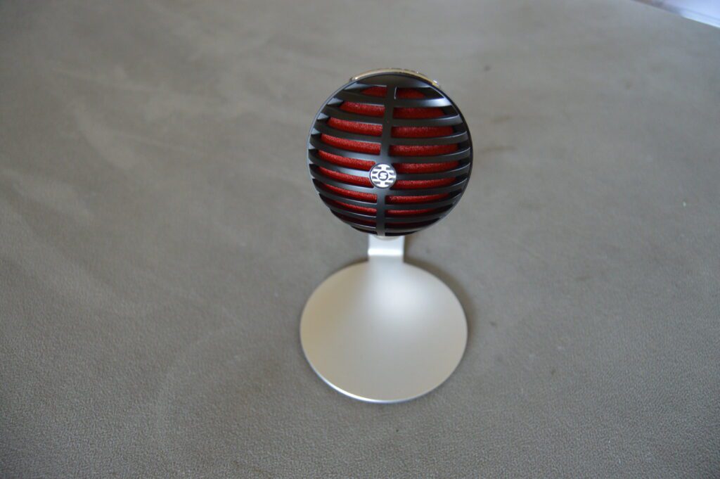 Shure MV5 Review – Compact Style Meets Pro Features 7 shure mv5 digital condenser microphone reddsc 0326 scaled