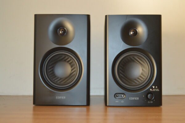 Edifier MR4 – Powered Studio Monitor Speakers (Pair) (Pre-Owned) 1 edifier mr4 studio monitors dsc 0056