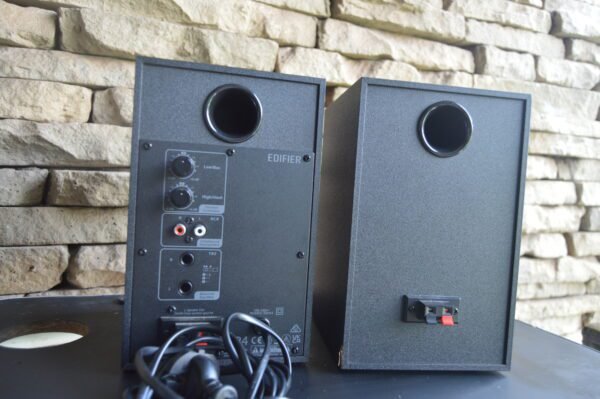 Edifier MR4DSC 0445