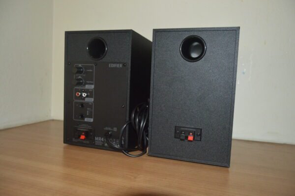 Edifier MR4DSC 0446