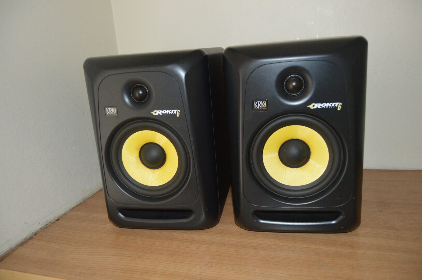 KRK Rokit 6 G3 Studio Monitors (PAIR) - (Pre Owned) 5 KRK Rokit 6 G3 Studio Monitors (PAIR) - (Pre Owned) - Image 5