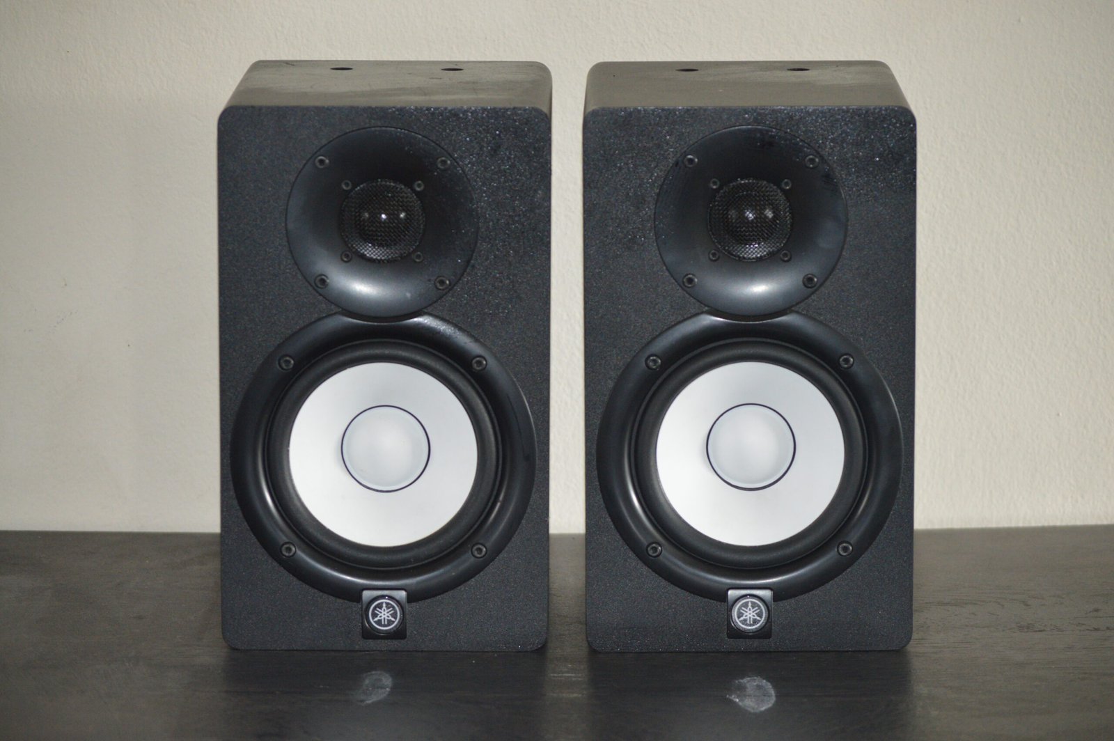 Yamaha HS5I Studio Monitors (Pair) – Used (Clean Condition, Boxed) 1 Yamaha HS5I Studio Monitors (Pair) – Used (Clean Condition, Boxed)