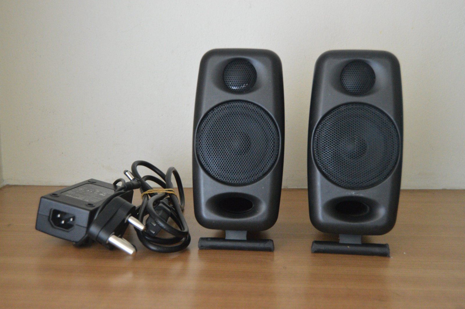 IK Multimedia iLoud Micro Monitors – Compact Powered Studio Monitors (Used, Great Condition) 6 IK Multimedia iLoud Micro Monitors – Compact Powered Studio Monitors (Used, Great Condition) - Image 6