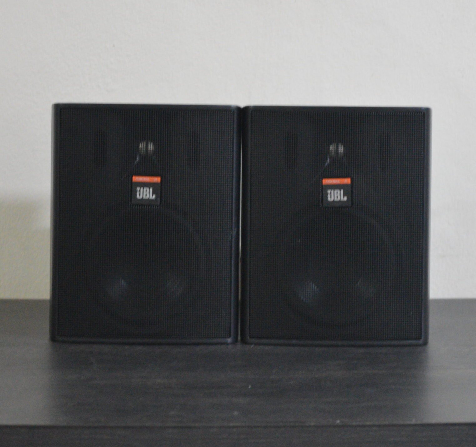 JBL Control 25 Professional Speakers (Pair) with Original JBL Brackets – Used 1 JBL Control 25 Professional Speakers (Pair) with Original JBL Brackets – Used